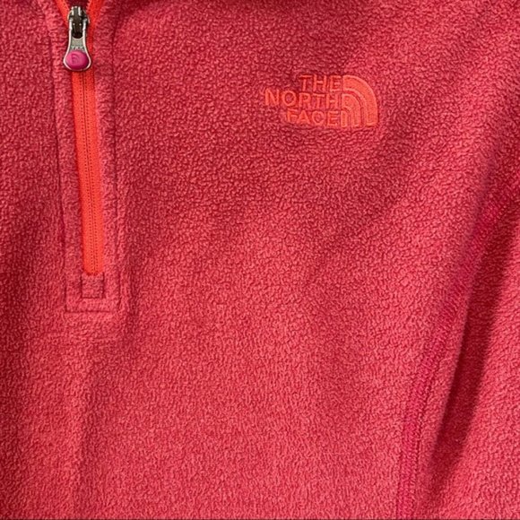 The North Face 1/4 zip - Picture 5 of 6